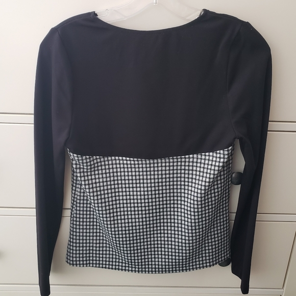 LOVE...ADY Women's Medium Long Sleeve Black and Ivory Gingham Top - Picture 4 of 9